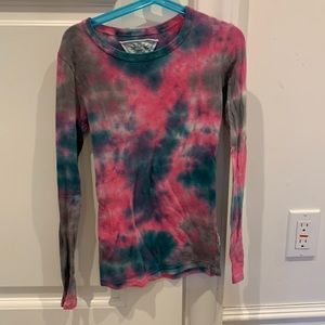 T2L love, Tiedge tee